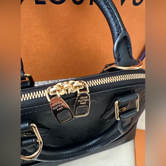 SOLD Authentic Louis Vuitton Neo Alama BB - Picture 4 of 12